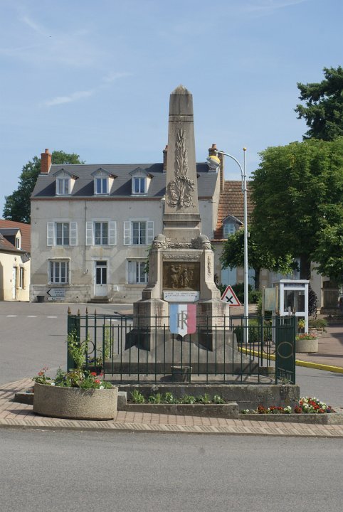 054 Waldescher Schüler in Lucenay 2011